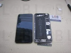 Καθαρισμός σε iPhone 6 για αποκατάσταση της λειτουργίας της οθόνης