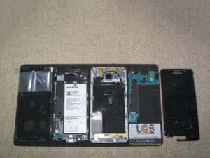 Αντικατάσταση οθόνης και μηχανισμού αφής σε τηλέφωνο Samsung Galaxy A510 (2016)