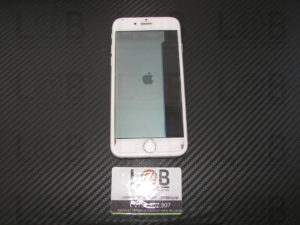 Αντικατάσταση σπασμένης λευκής οθόνης iPhone 6 με καινούρια μαύρη οθόνη 