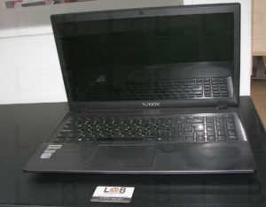 Επιδιόρθωση βύσματος τροφοδοσίας και μεντεσέ σε laptop TurboX