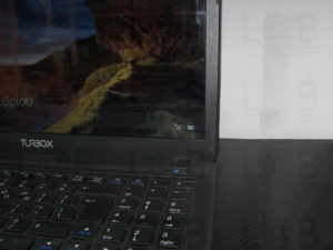 Επιδιόρθωση βύσματος τροφοδοσίας και μεντεσέ σε laptop TurboX