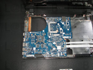 Επιδιόρθωση βύσματος τροφοδοσίας και μεντεσέ σε laptop TurboX