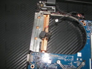 Επιδιόρθωση βύσματος τροφοδοσίας και μεντεσέ σε laptop TurboX