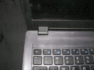 Επιδιόρθωση βύσματος τροφοδοσίας και μεντεσέ σε laptop TurboX