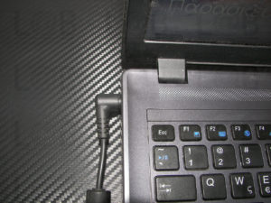 Επιδιόρθωση βύσματος τροφοδοσίας και μεντεσέ σε laptop TurboX