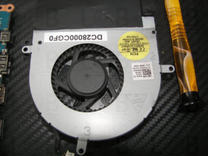 Φυσικός καθαρισμός σε laptop DELL Alienware