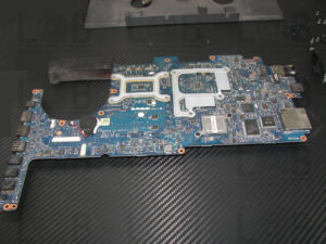 Φυσικός καθαρισμός σε laptop DELL Alienware