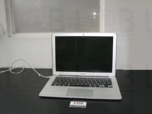Αντικατάσταση οθόνης σε Apple MacBook Air (A1466)