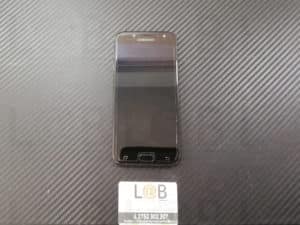 Αντικατάσταση οθόνης σε τηλέφωνο Samsung Galaxy J530 (2017)