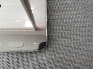 Αντικατάσταση οθόνης σε τηλέφωνο Samsung Galaxy J330 (2017) μαύρο