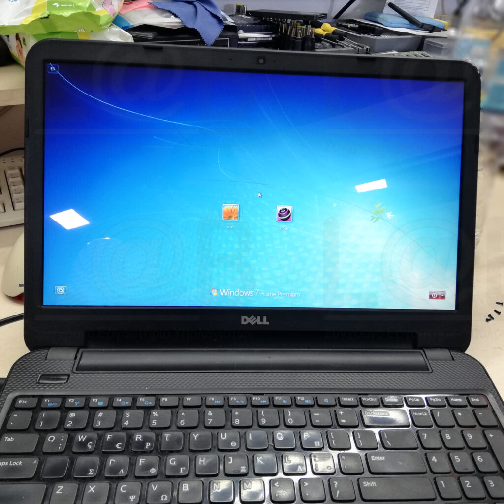 Αντικατάσταση οθόνης σε laptop DELL Inspiron 3521